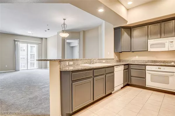 Las Vegas, NV 89123,32 E Serene AVE #207