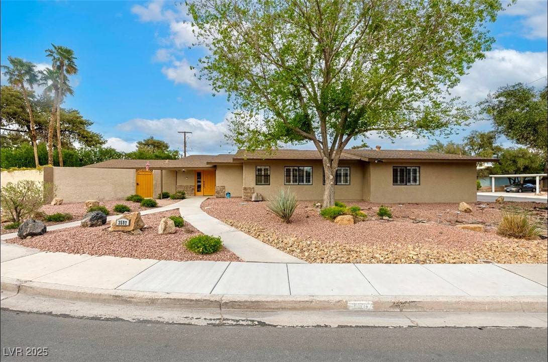 3597 Cochise LN, Las Vegas, NV 89169