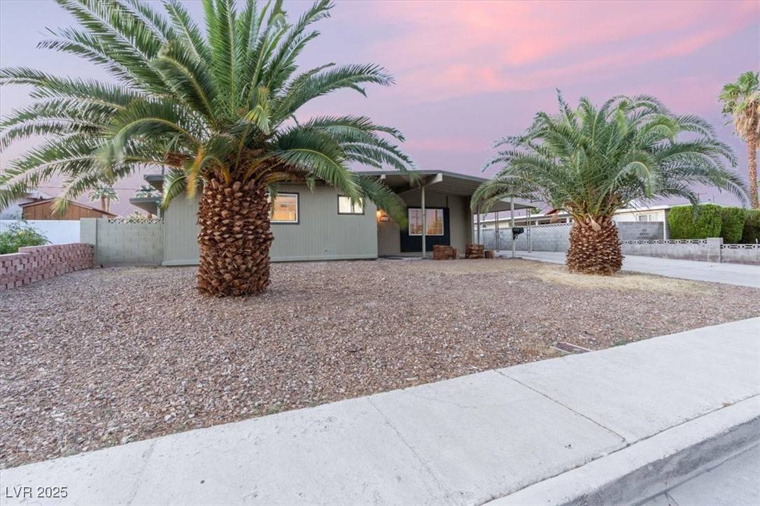 Las Vegas, NV 89169,1628 Izabella AVE