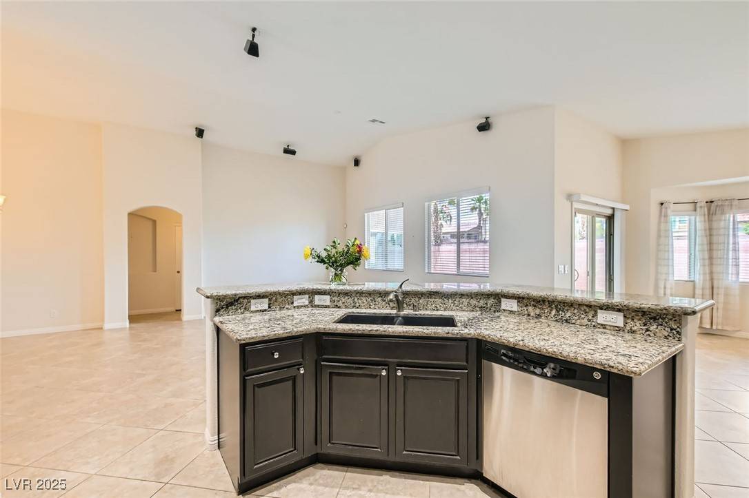 Las Vegas, NV 89149,9252 Oxbow Lake AVE