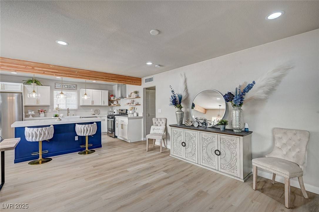 Las Vegas, NV 89107,700 Cactus LN