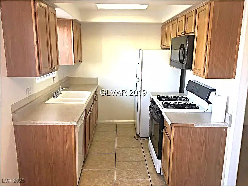 Las Vegas, NV 89145,8417 Running Deer AVE #101
