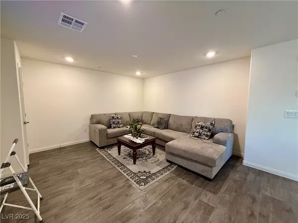 North Las Vegas, NV 89086,2686 Mango Light AVE