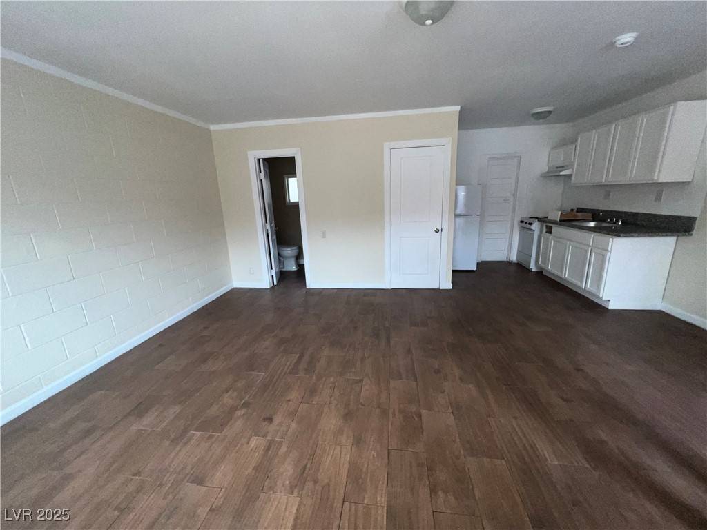 Las Vegas, NV 89101,744 N 9th ST #744