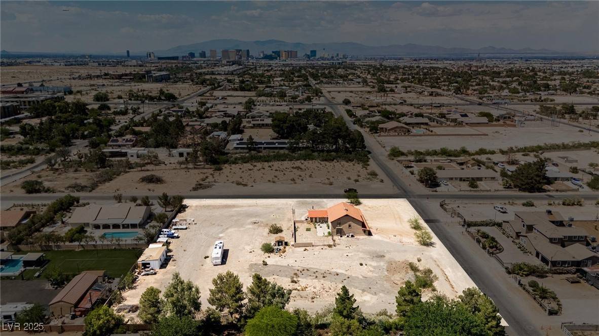 8335 Rancho Destino RD, Las Vegas, NV 89123