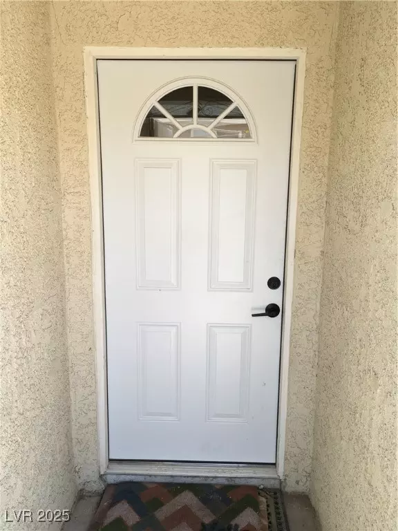 Henderson, NV 89015,462 Crestway RD