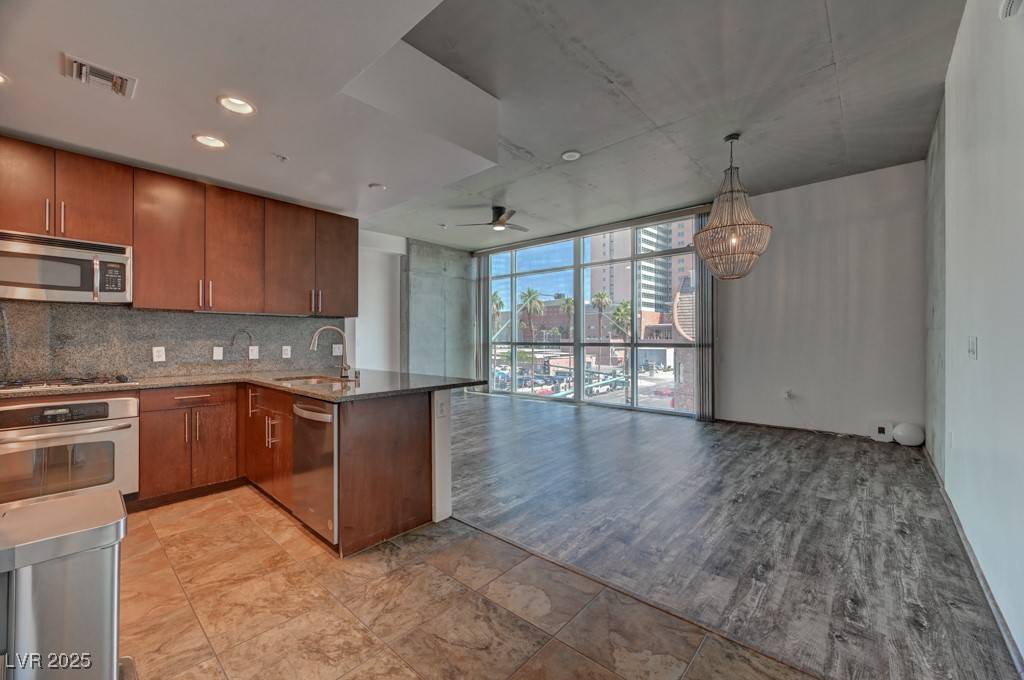 Las Vegas, NV 89101,353 E Bonneville AVE #313
