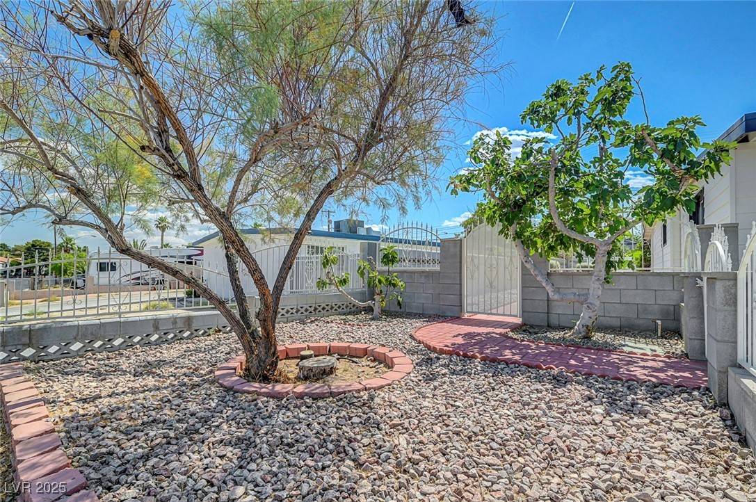 Las Vegas, NV 89122,4807 Sacks DR