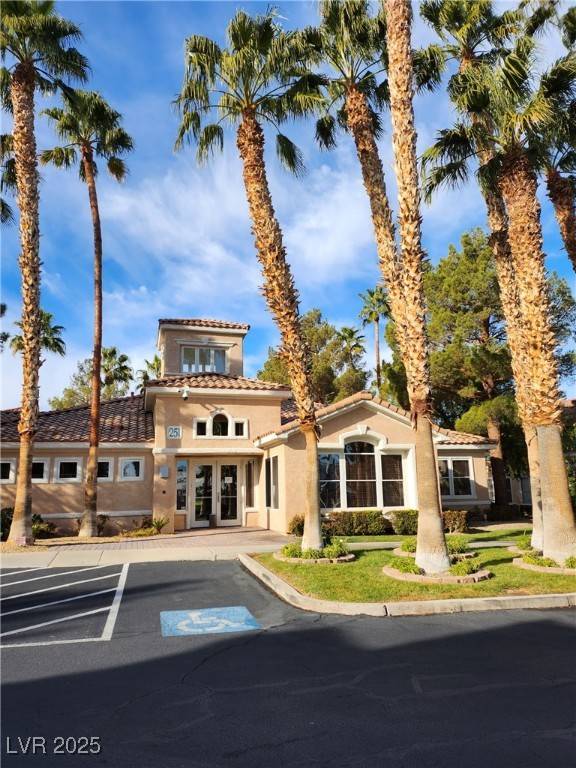 Henderson, NV 89012,251 S Green Valley Pkwy #5221