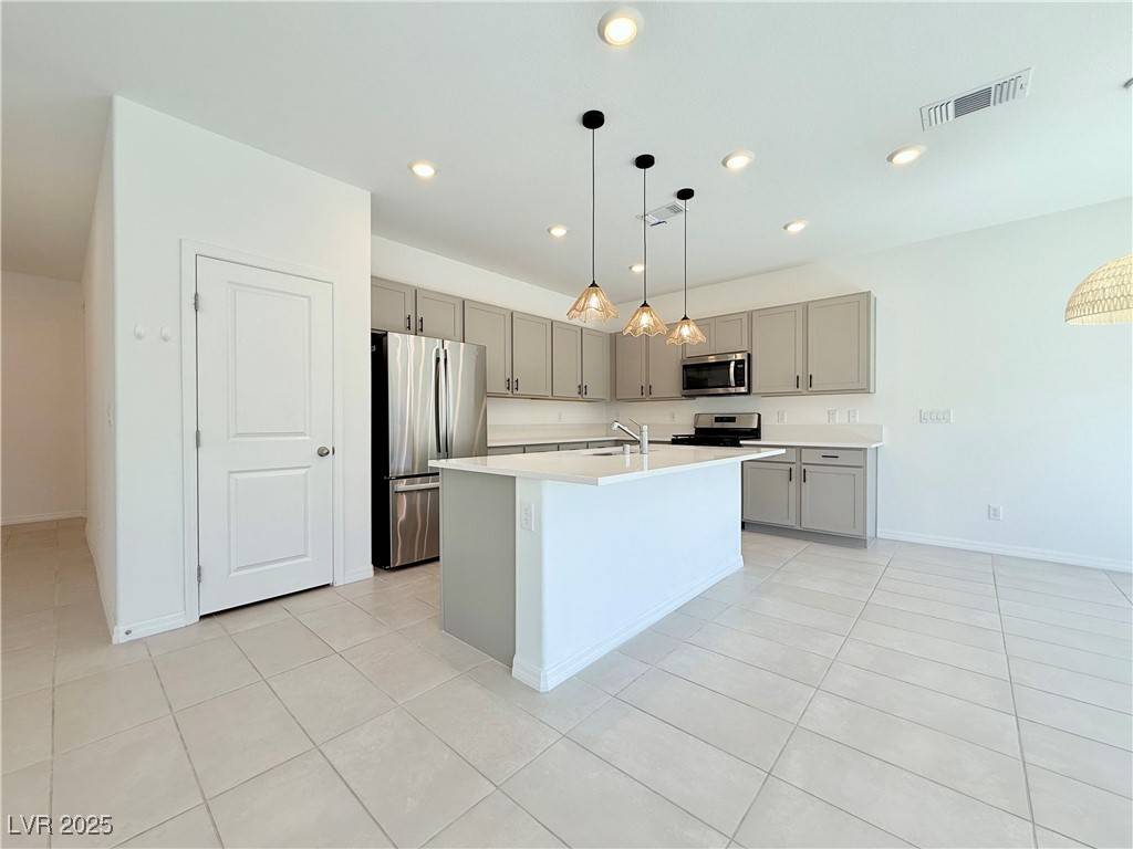 Las Vegas, NV 89113,7934 Texas Hills ST