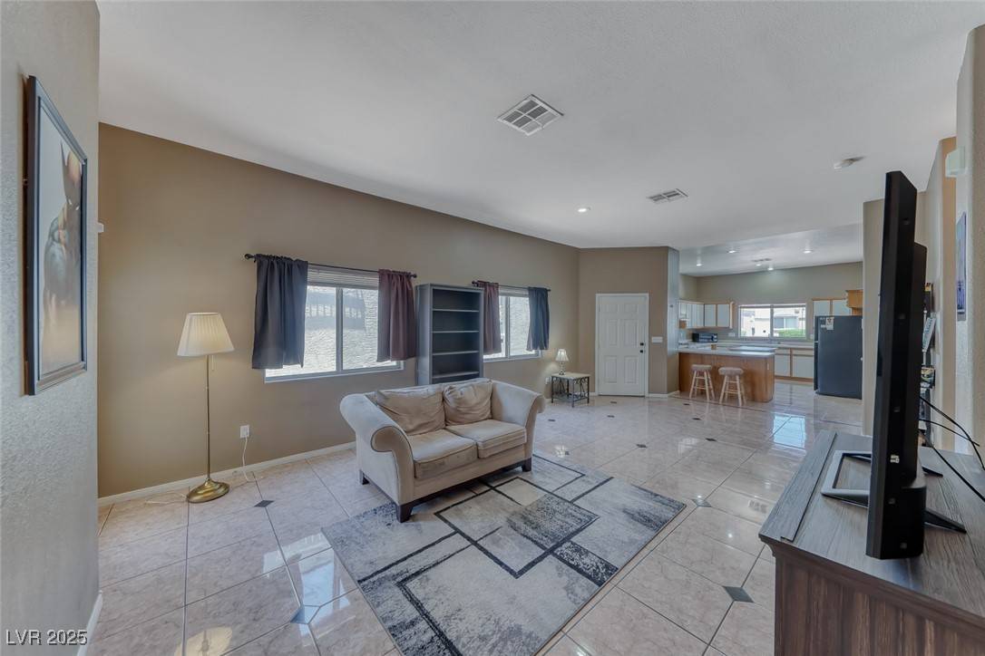 Las Vegas, NV 89106,1717 Dwayne Stedman AVE