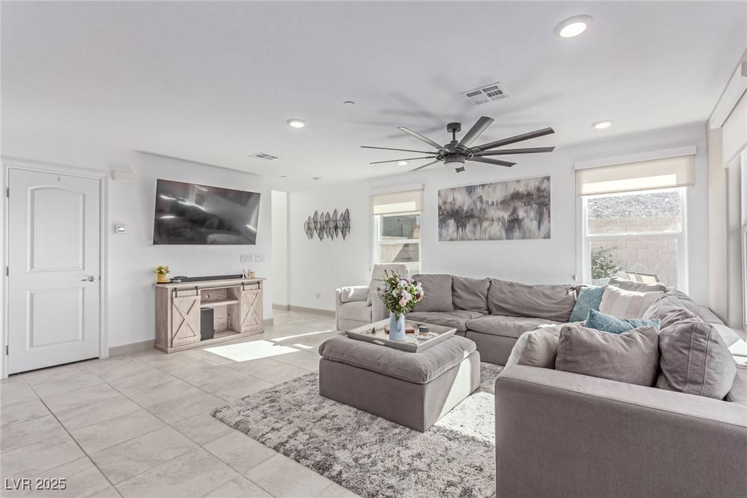 Henderson, NV 89012,360 Rosefinch ST