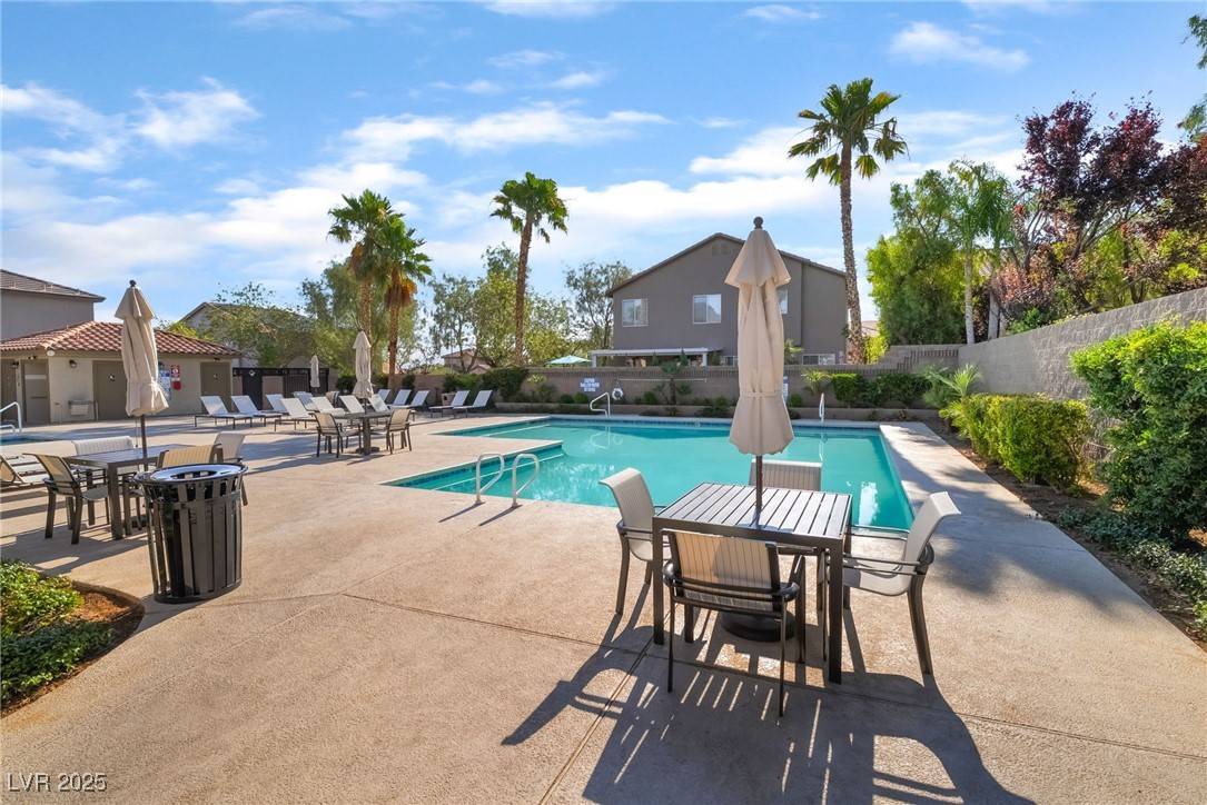 Henderson, NV 89002,647 Moonlight Stroll ST