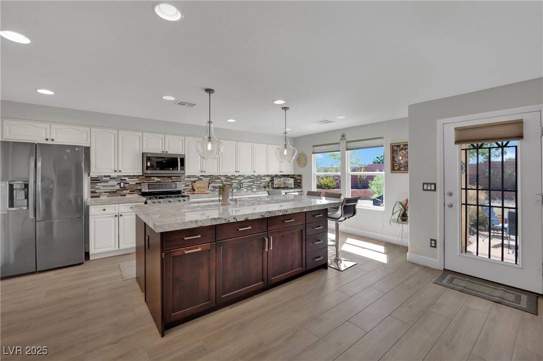 Henderson, NV 89002,15 Imposing Knoll AVE