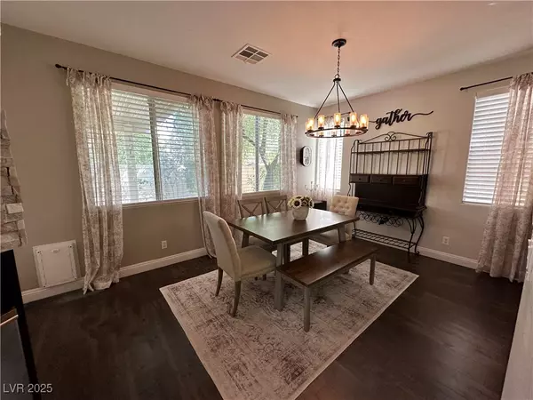 Las Vegas, NV 89117,1812 Warrenville ST