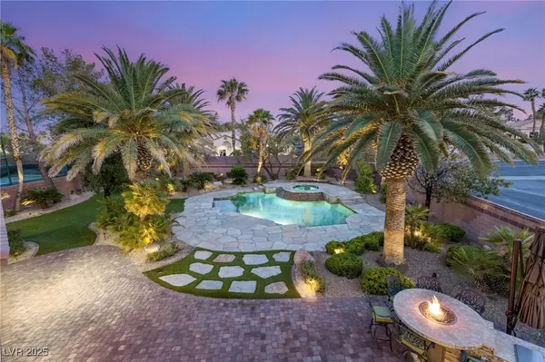 Las Vegas, NV 89117,2285 Villefort CT