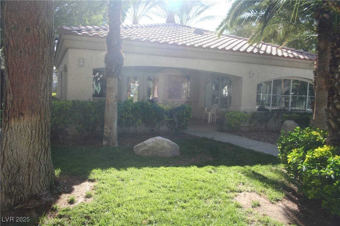 Las Vegas, NV 89120,6480 Annie Oakley DR #722