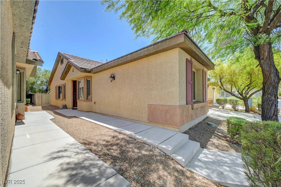 North Las Vegas, NV 89081,5916 Sorto Lago ST
