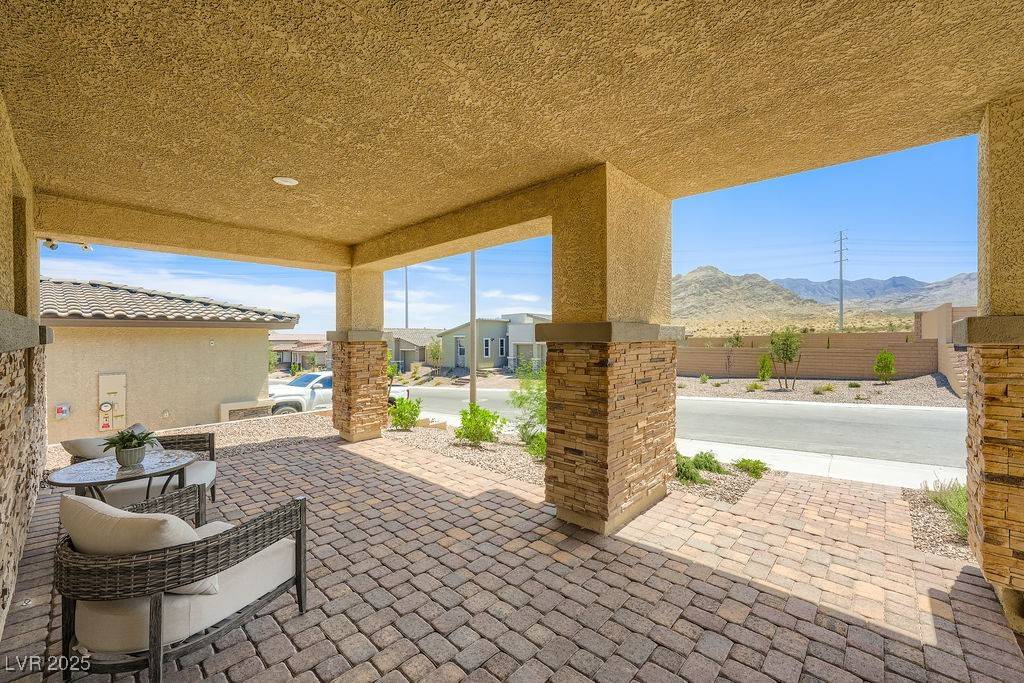 Las Vegas, NV 89166,6098 Avery Pointe ST