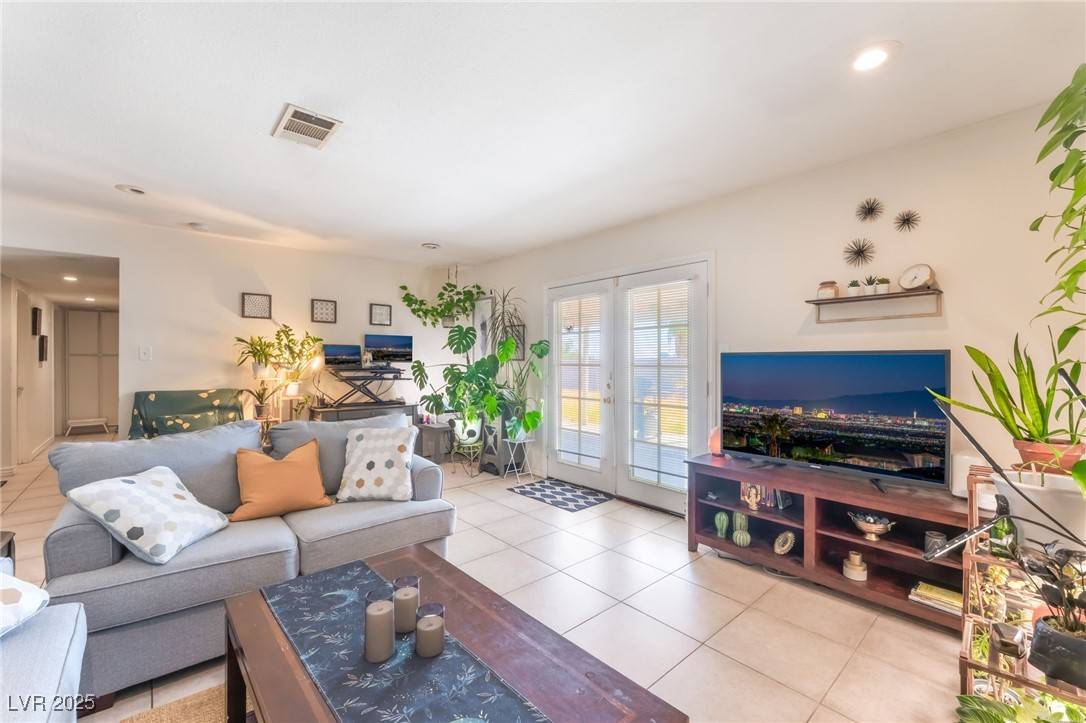Las Vegas, NV 89145,409 Antelope WAY