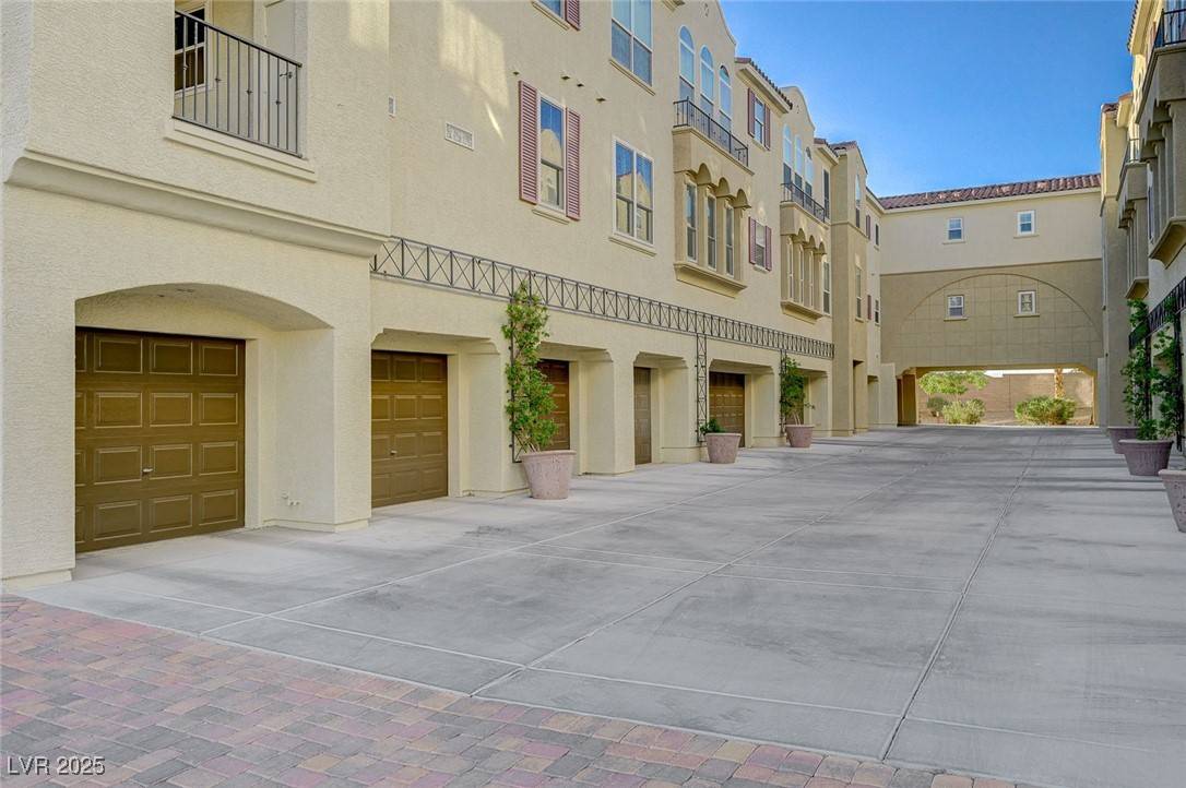 Henderson, NV 89052,2555 Hampton RD #5104