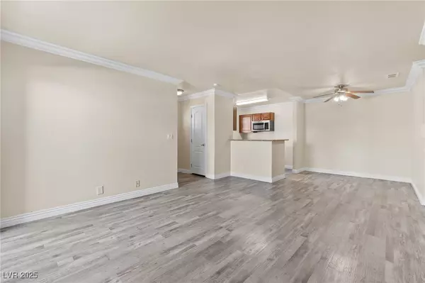 Las Vegas, NV 89121,4050 PACIFIC HARBORS DR #230