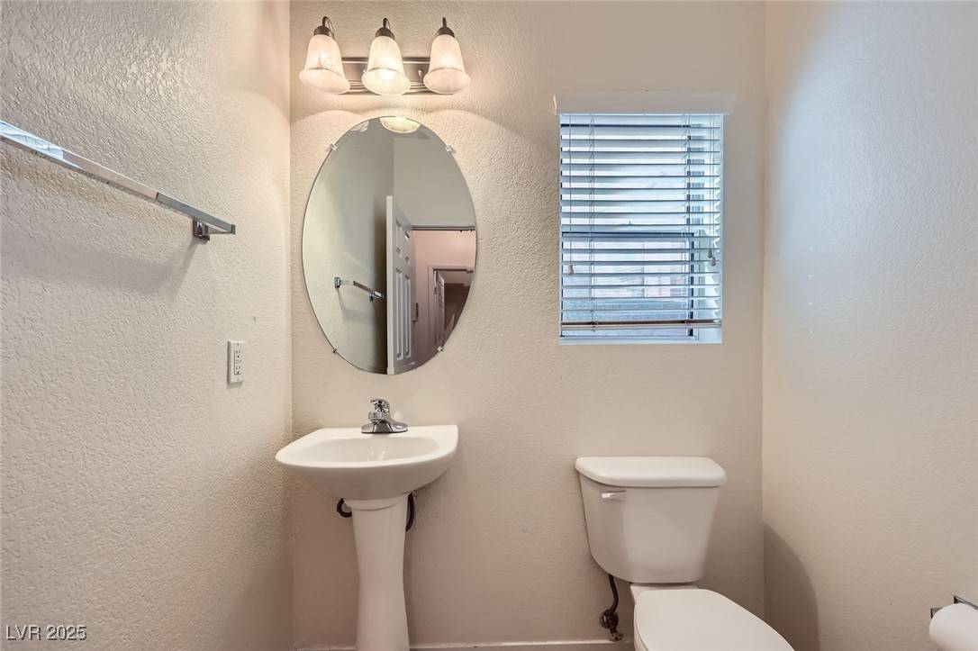 Henderson, NV 89002,2509 April Breeze LN