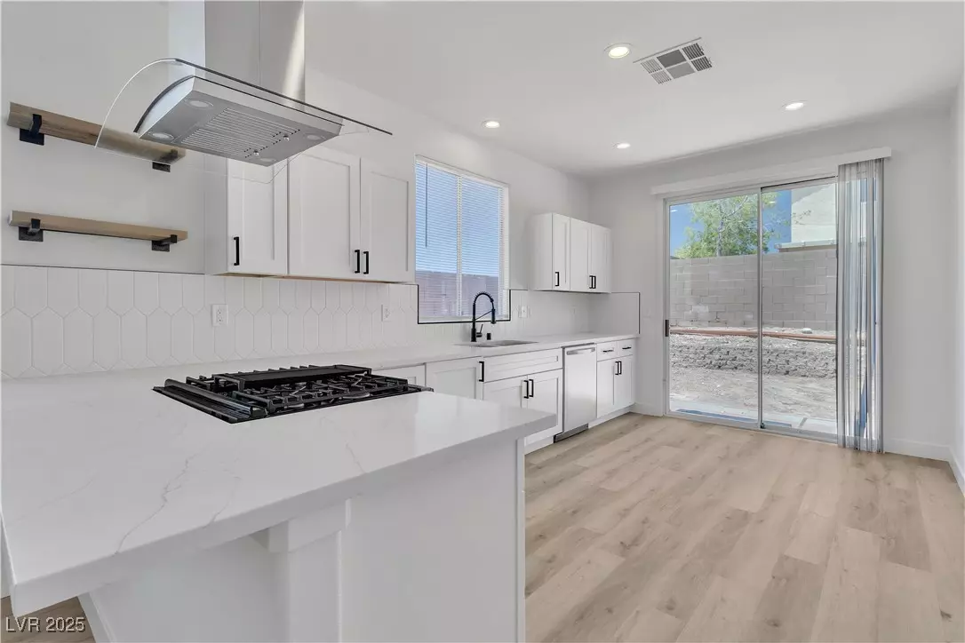 Las Vegas, NV 89147,8944 W Rochelle AVE