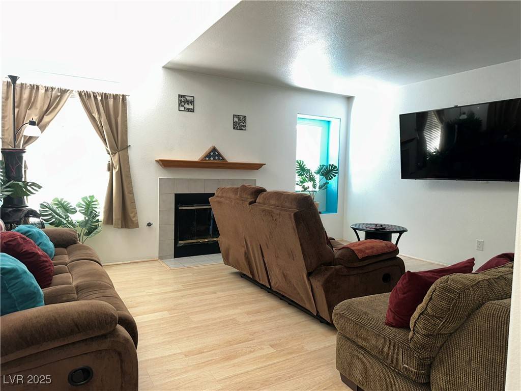 Henderson, NV 89074,213 Luninborg ST
