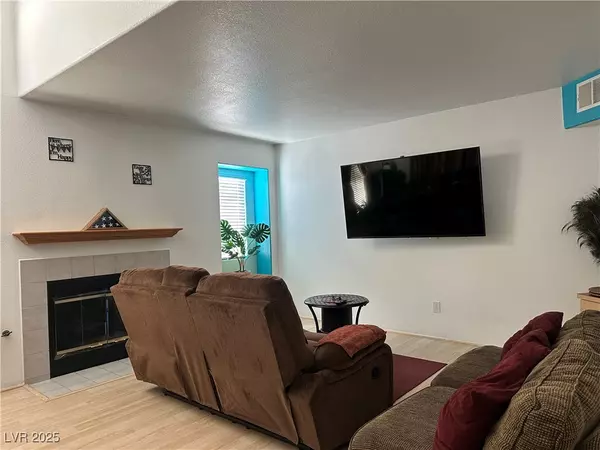 Henderson, NV 89074,213 Luninborg ST