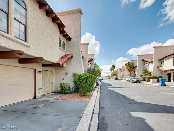 Las Vegas, NV 89146,4943 Schumann