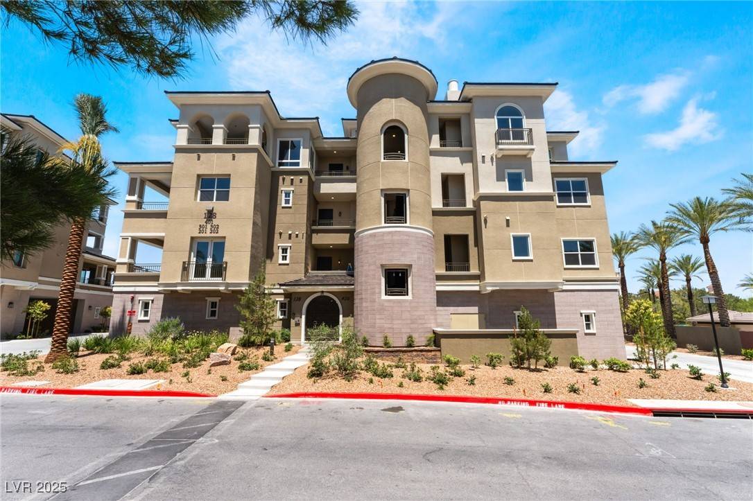 128 Los Cabos DR #302, Las Vegas, NV 89144