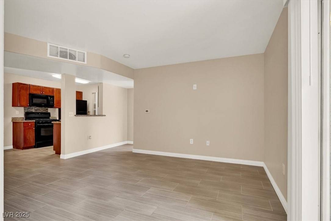 Henderson, NV 89014,2120 Ramrod AVE #116