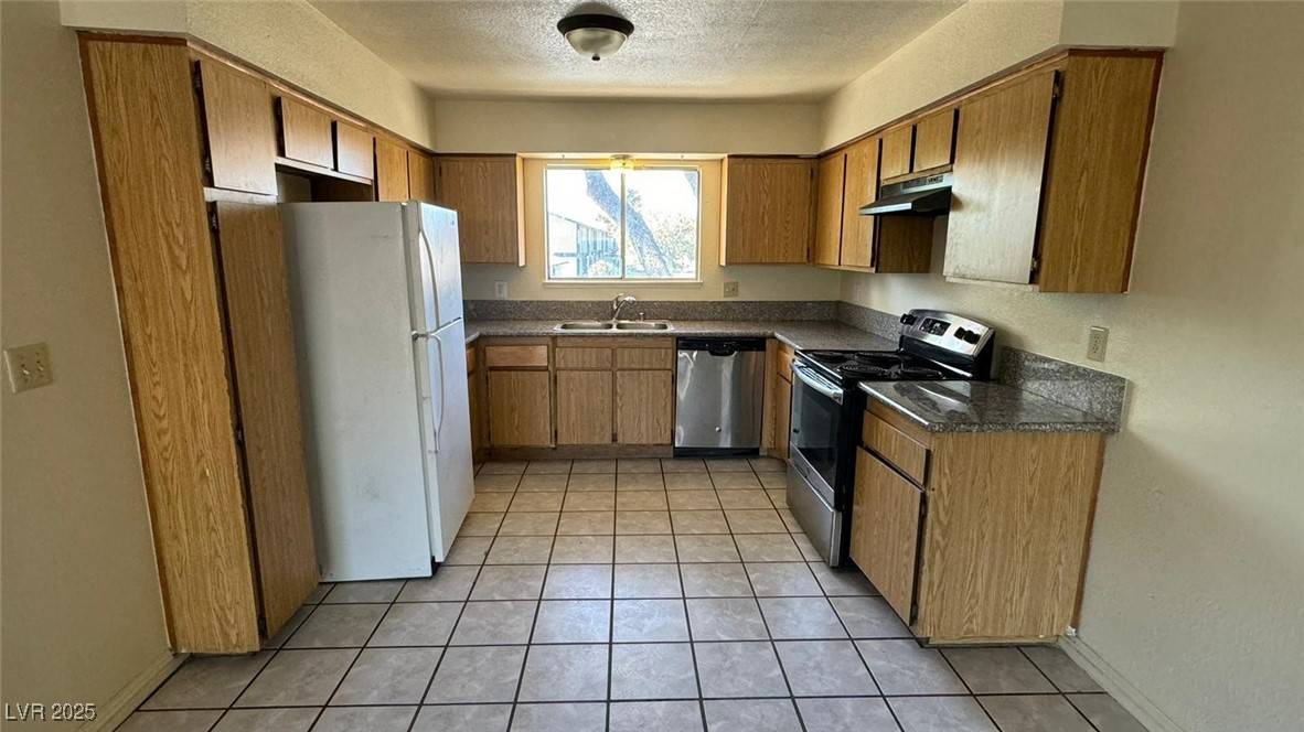 North Las Vegas, NV 89030,3412 Mercury ST #I