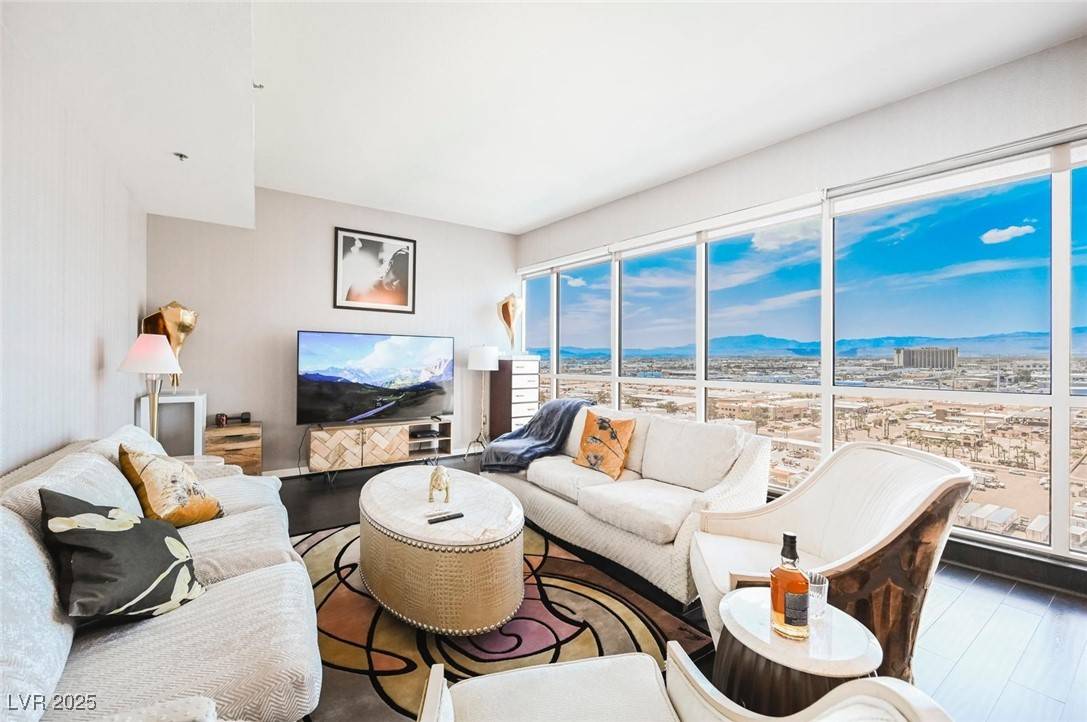 Las Vegas, NV 89103,4525 Dean Martin DR #1608