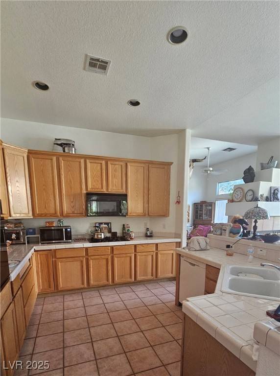 Las Vegas, NV 89110,1330 Honey Lake ST