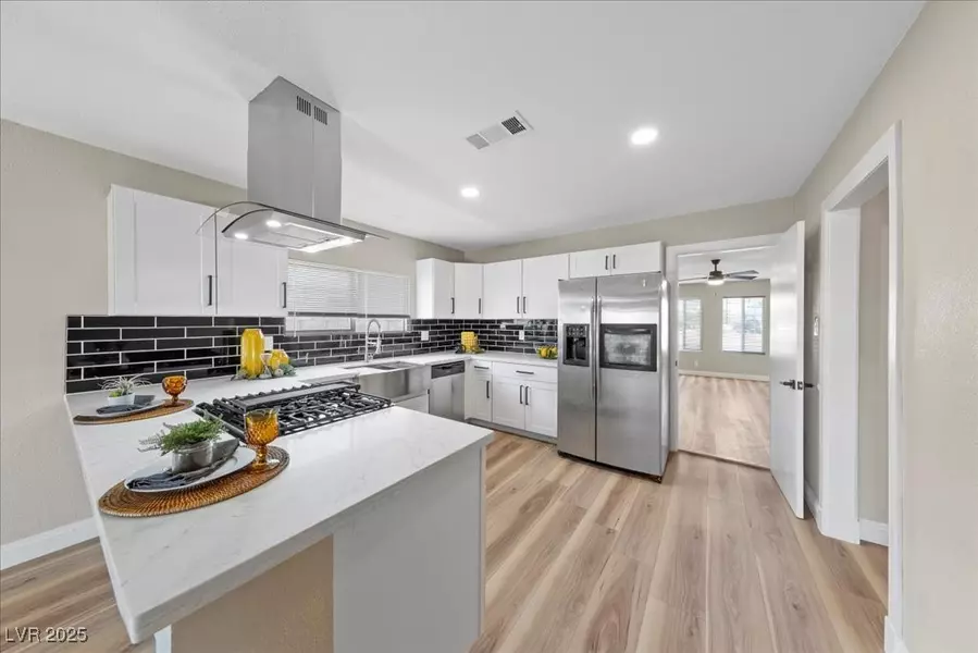 321 Oil Lantern LN, Las Vegas, NV 89145