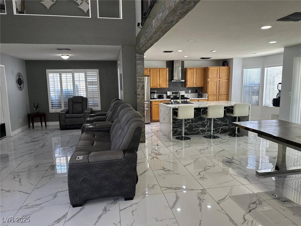 Las Vegas, NV 89108,6208 Mandarin DR