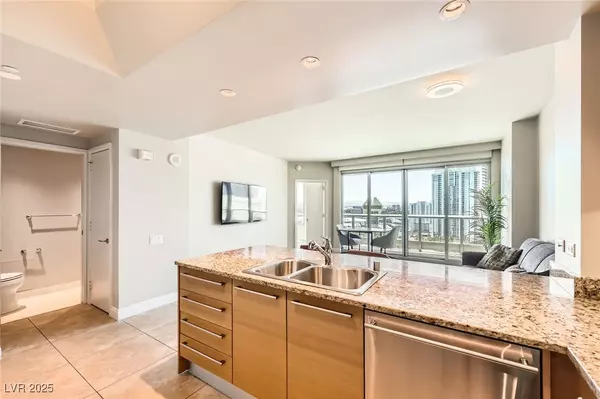 Las Vegas, NV 89109,222 Karen AVE #2305