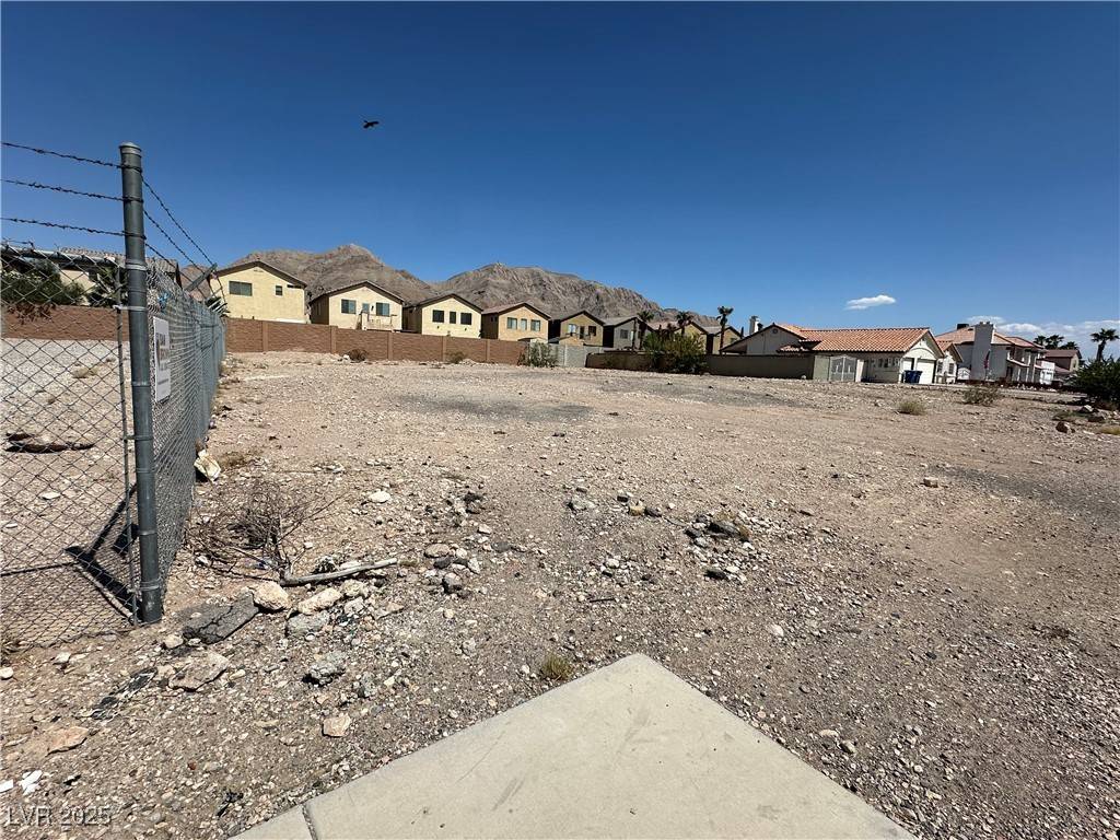 Las Vegas, NV 89156,1942 Mount Hood ST