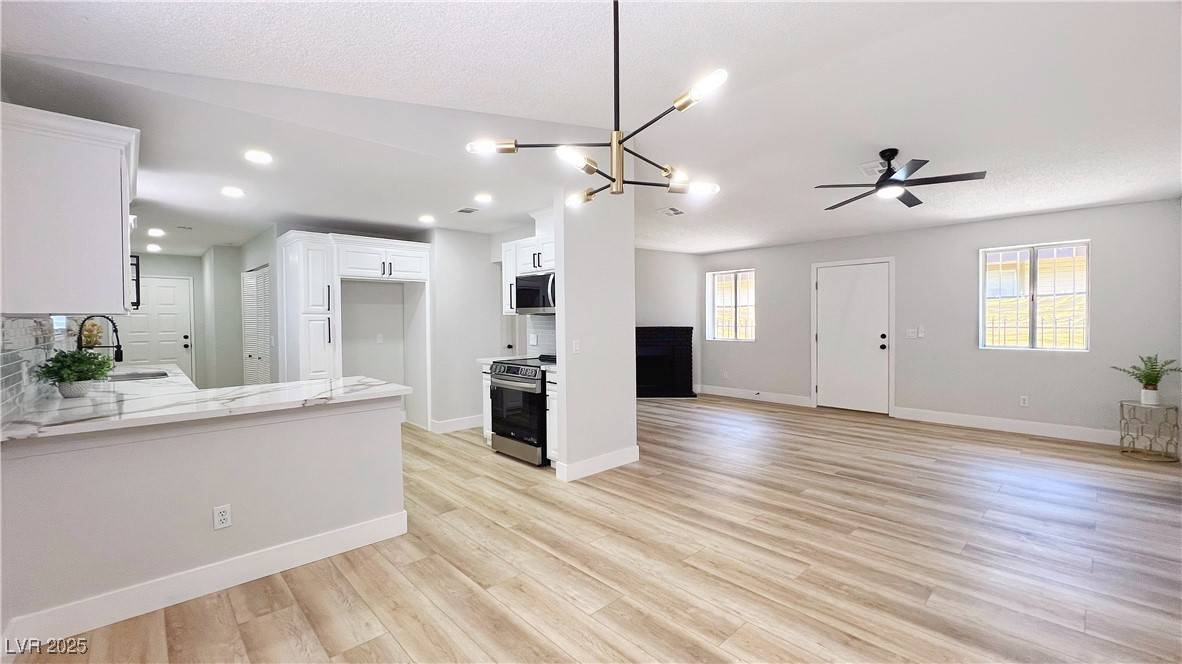 744 Hubbard ST, Las Vegas, NV 89110