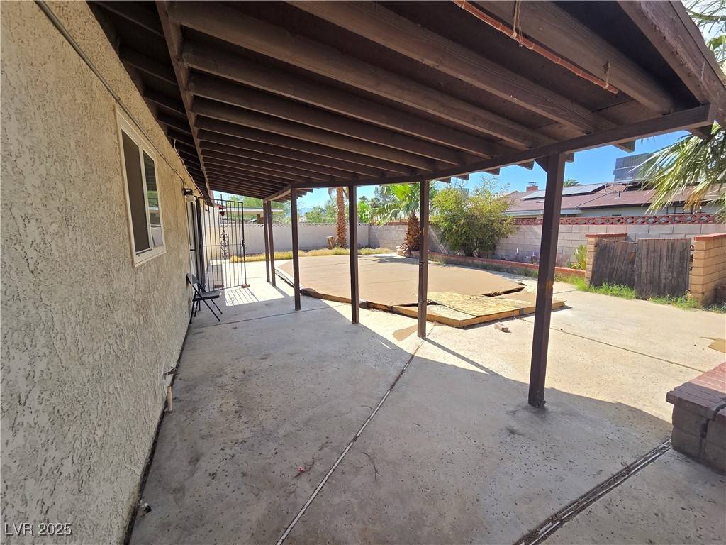 Las Vegas, NV 89103,6402 Agua DR