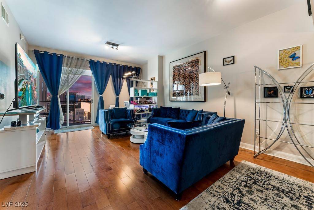 Las Vegas, NV 89101,150 Las Vegas BLVD #1014