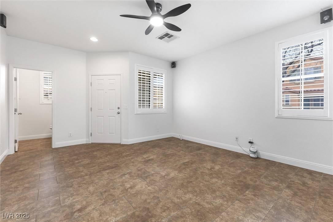 Las Vegas, NV 89113,8124 Lake Geneva CT