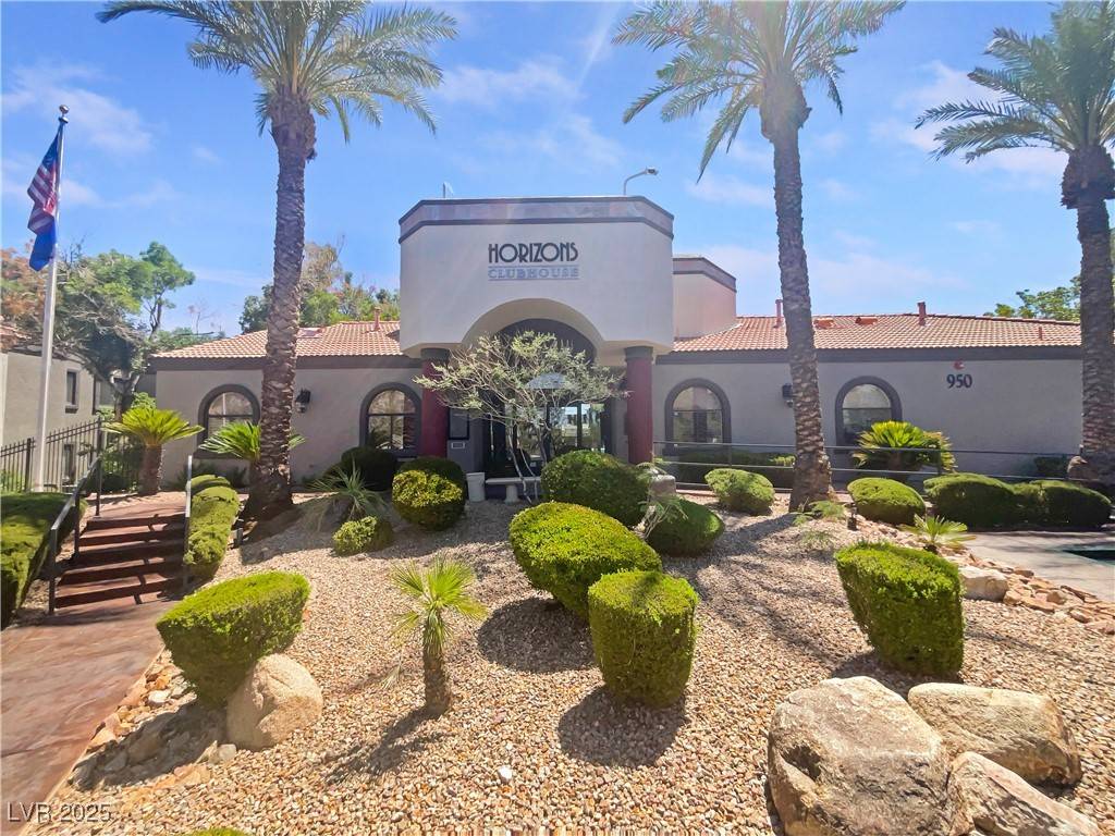 Henderson, NV 89052,950 Seven Hills DR #217