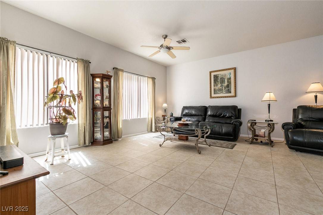 Henderson, NV 89074,367 Lander DR