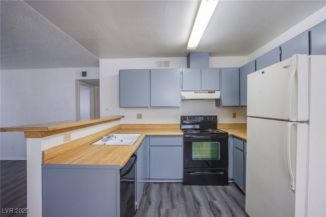 Las Vegas, NV 89121,2696 Jennydiane DR