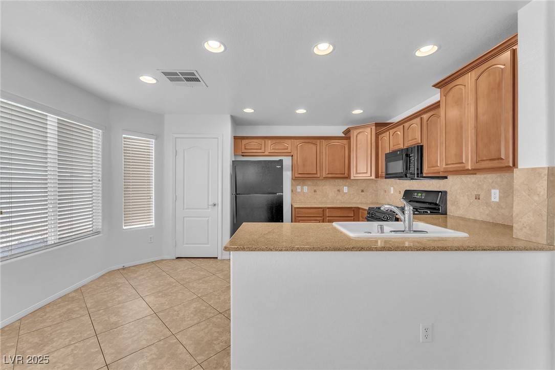 Las Vegas, NV 89149,7621 Breed Hill ST