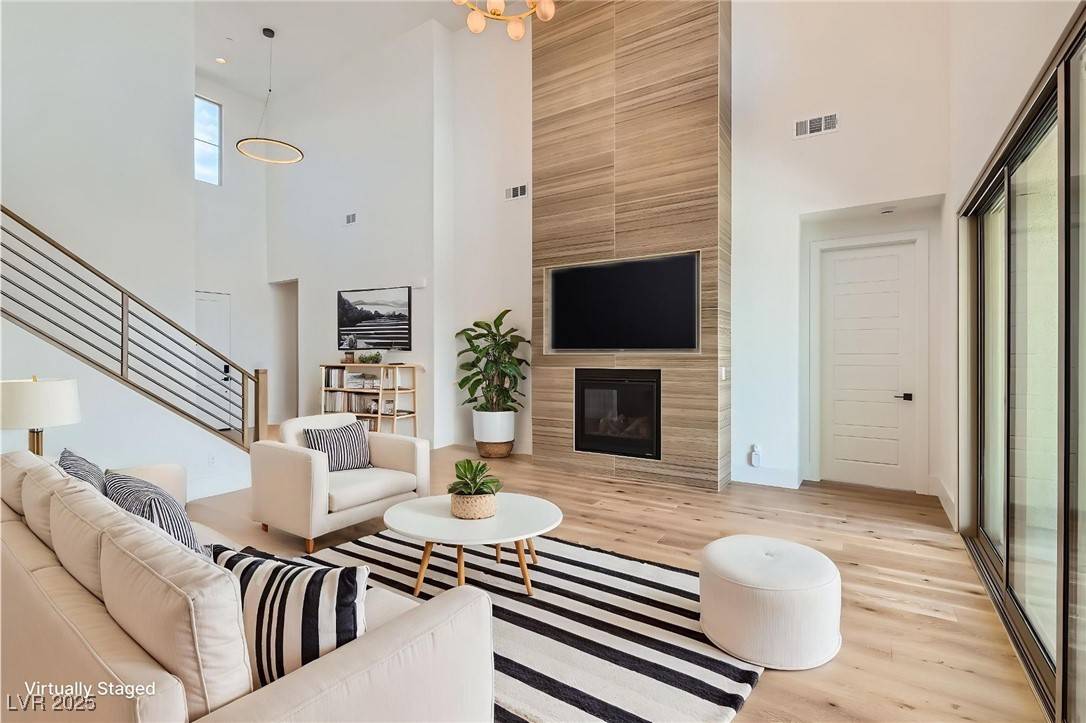 182 Robledo ST, Las Vegas, NV 89138