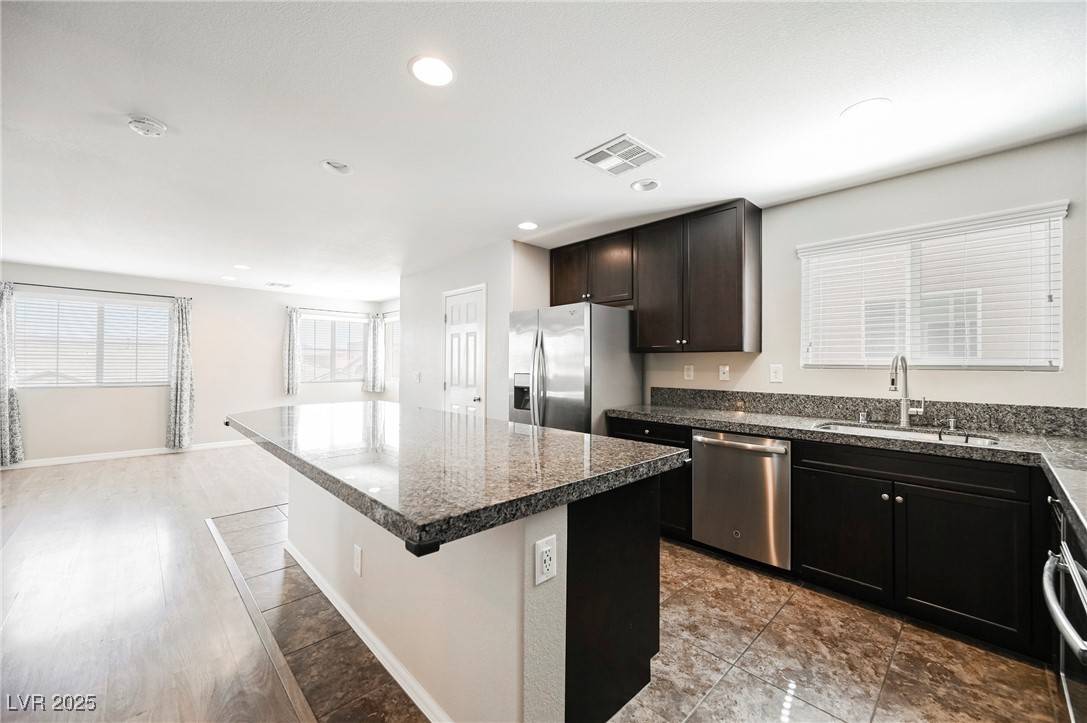 7186 Sterling Rock AVE, Las Vegas, NV 89178
